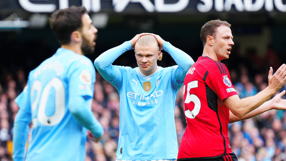 Er konnte es nicht glauben: Erling Haaland vergab im Manchester-Derby eine große Chance.