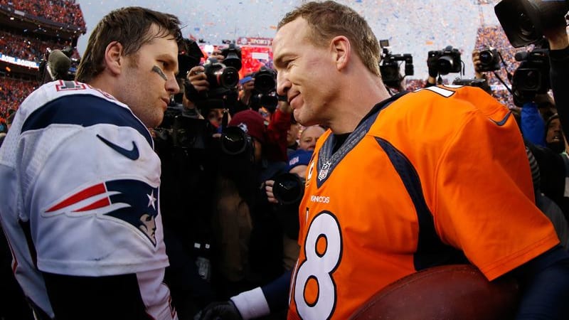 Tom Brady (li.) und Peyton Manning