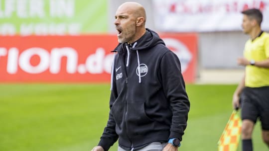 Ein Suchender: Offenbachs Trainer Alexander Schmidt hat noch keine Erfolgsformel gefunden.