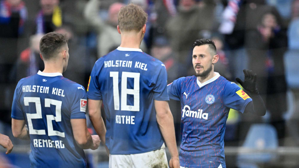 Matchwinner mit verhaltenem Jubel: Gegen seinen Ex-Klub hielt Steven Skrzybski (re.) sich beim Feiern zurück.