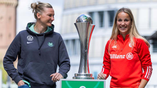 Kennen und schätzen sich aus der Nationalelf: Alexandra Popp (li.) und Giulia Gwinn.