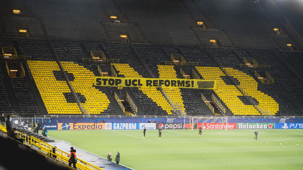 Protest-Banner: Ein klares Statement vom B&#252;ndnis "S&#252;dtrib&#252;ne Dortmund" beim Champions-League-Spiel Borussia Dortmund gegen FC Sevilla.