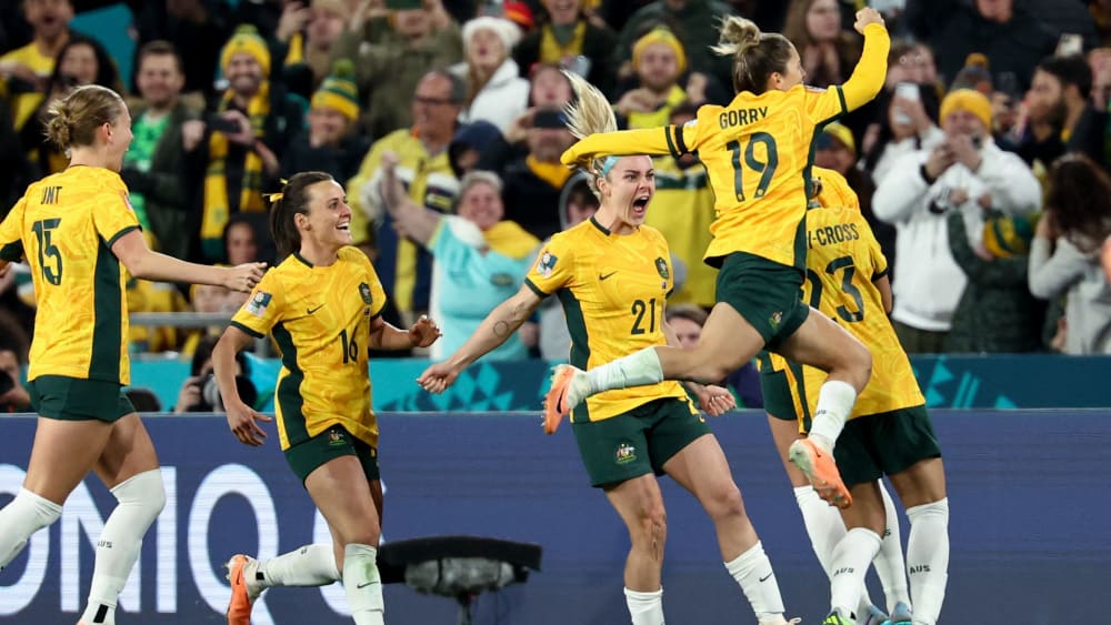 Jubel bei den Australierinnen: Dank Catleys Elfmetertor glückt der WM-Auftakt.
