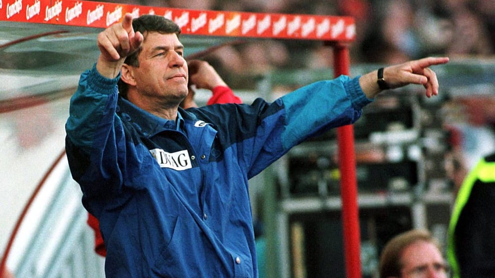 Nach dem Bundesliga-Aufstieg mit dem 1. FC Kaiserslautern 1996/97 gelang Otto Rehhagel im Folgejahr sogar der Gewinn der deutschen Meisterschaft