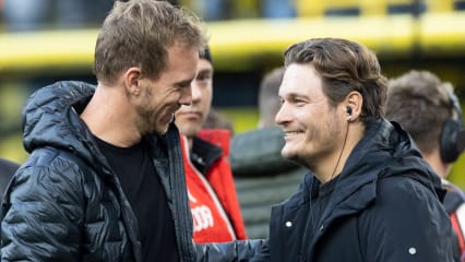 Fußball: 1. Bundesliga, Saison 2022 2023, 9. Spieltag, Borussia Dortmund - FC Bayern München am 08.10.2022 in Dortmund (Nordrhein-Westfalen). Münchens Trainer Julian Nagelsmann (links) und Dortmunds Coach Edin Terzic unterhalten sich WICHTIGER HINWEIS: Gemäß den Vorgaben der DFL Deutsche Fußball Liga bzw. des DFB Deutscher Fußball-Bund ist es untersagt, in dem Stadion und oder vom Spiel angefertigte Fotoaufnahmen in Form von Sequenzbildern und oder videoähnlichen Fotostrecken zu verwerten bzw. verwerten zu lassen. *** Soccer 1 Bundesliga, season 2022 2023, 9 matchday, Borussia Dortmund FC Bayern Munich on 08 10 2022 in Dortmund North Rhine Westphalia Munichs coach Julian Nagelsmann left and Dortmunds coach Edin Terzic talk IMPORTANT NOTE According to the requirements of the DFL German Football League and the DFB German Football Association is prohibited in the stadium and or from the game made photographs in the form of sequence images and or video-like photo series to exploit or to let exploited Copyright: xKirchner MarcoxSteinbrennerx