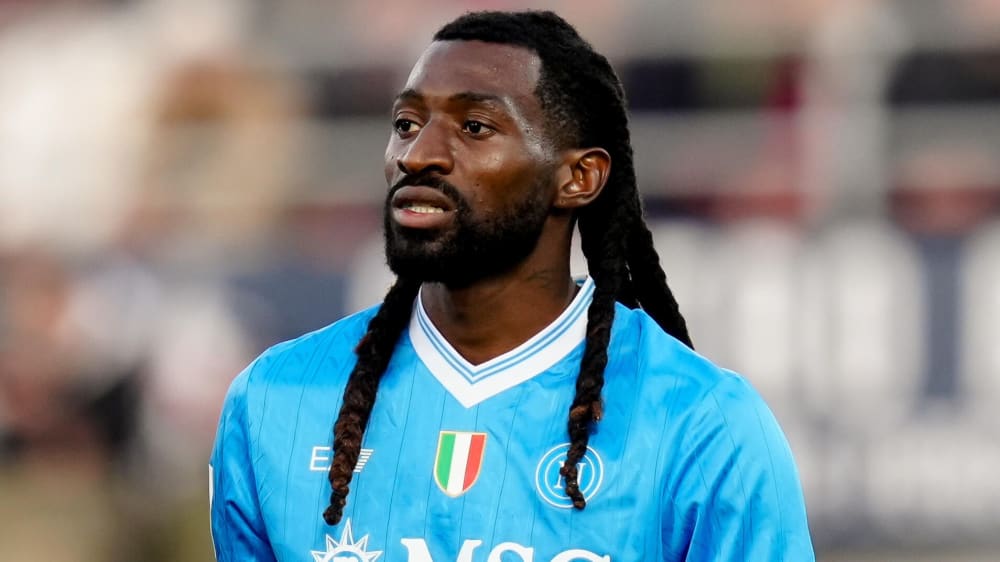 André Frank Zambo Anguissa tạo nên sức mạnh và sự cân bằng ở tuyến giữa - Bí quyết thành công của đội bóng hiện đại