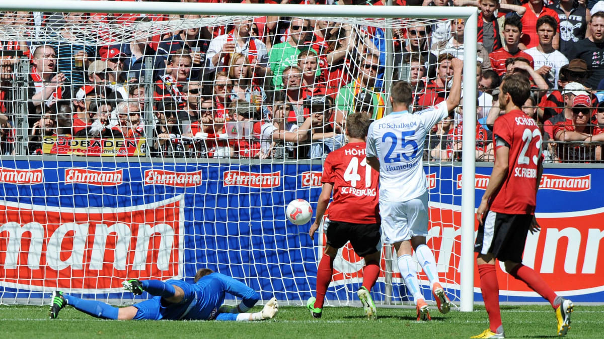 Als Schusters Eigentor Freiburgs CL-Duell mit Schalke entschied