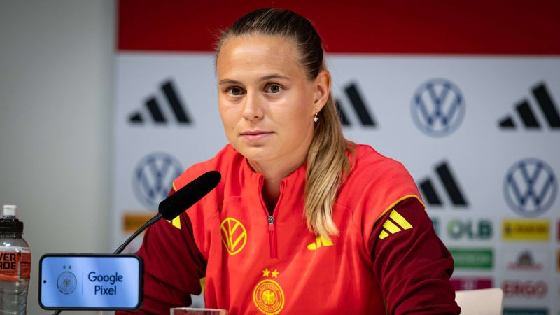 UWNL - Conferenza stampa: Germania-Olanda; 29.05.25 Klara Bühl (n. 19, Germania) UWNL - Conferenza stampa: Germania vs. Paesi Bassi, Weserstadion il 29.05.25 *** Conferenza stampa UWNL Germania vs. Paesi Bassi 29 05 25 Klara Bühl n. 19, Germania Conferenza stampa UWNL Germania vs. Paesi Bassi, Weserstadion il 29 05 25 Copyright: xBEAUTIFULxSPORTS MarioxM.xKobergx
