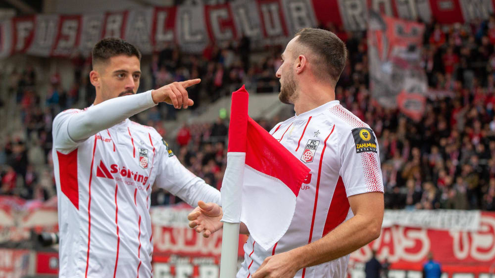 Grund zum Jubeln: Aufsteiger Rot-Weiß Erfurt ist die Überraschungsmannschaft der Saison.