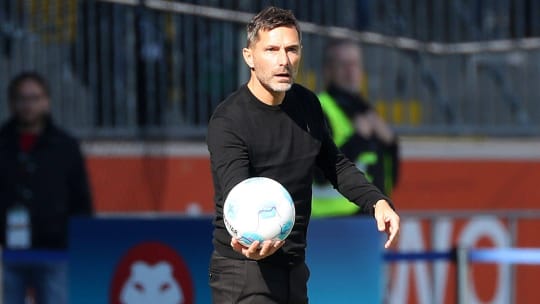 Stefan Leitl ließ im Test gegen St. Pauli die zweite Reihe auflaufen.
