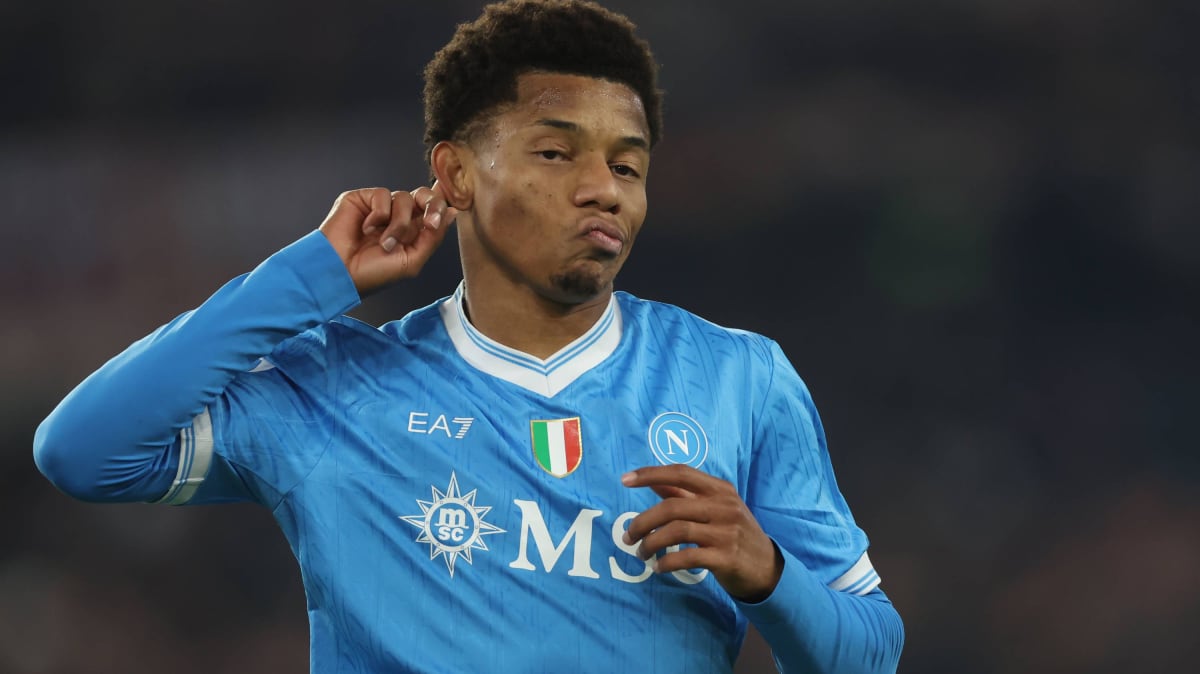 Null-Ideen-Roma-Napoli-meldet-sich-an-der-engen-Tabellenspitze-zur-ck