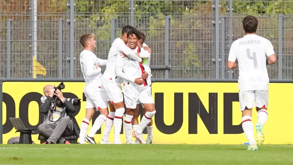 Die Spieler der U 19 von Milan hatten in Dortmund Grund zum Jubel.