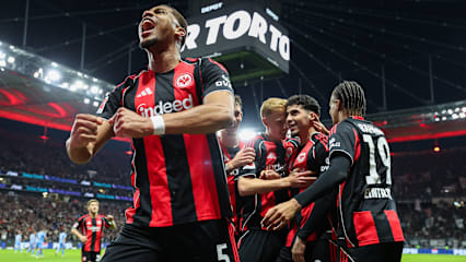 Torparty: Die Eintracht jubelt über den Heimsieg gegen Freiburg.