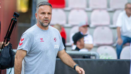 Konnte mit der Chancenverwertung seiner Mannschaft nicht zufrieden sein: Kölns Coach Evangelos Sbonias (Archivbild)