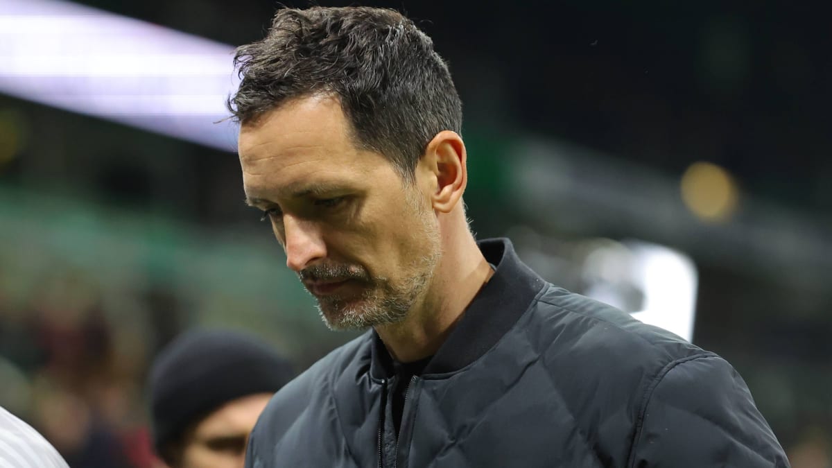 Eintracht-Frankfurt-trennt-sich-von-Trainer-Toppm-ller