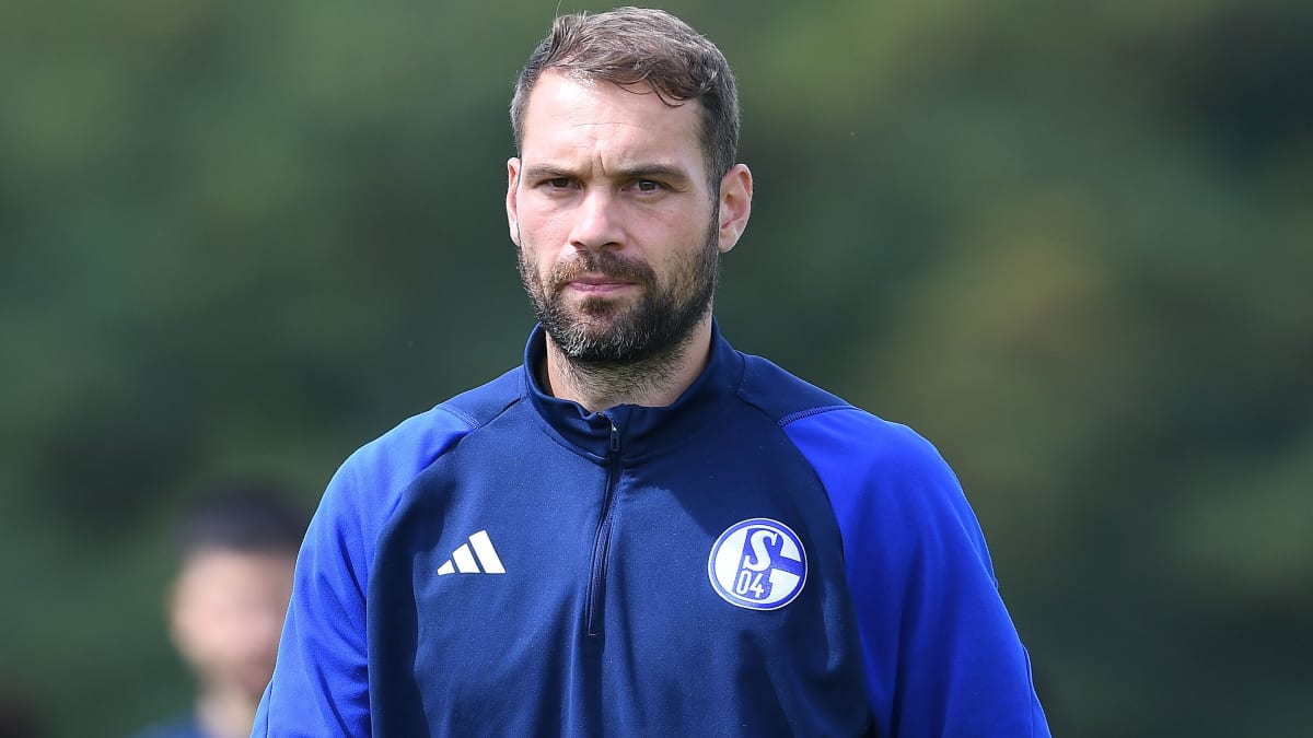 Gegen Elversberg im Kader? Lasogga im Schalker Profi-Training
