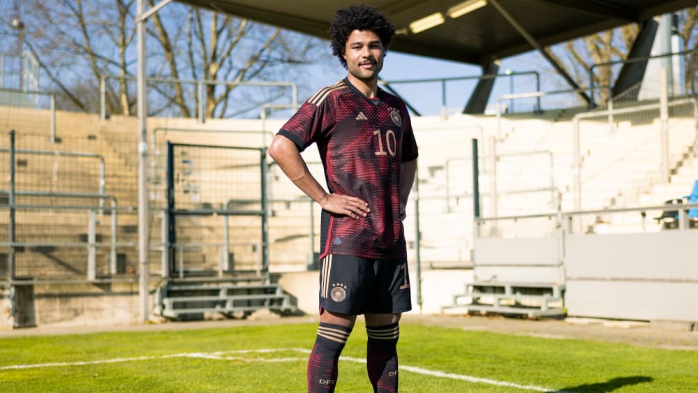 Das neue Heim- und Auswärtstrikot der DFB-Elf - kicker