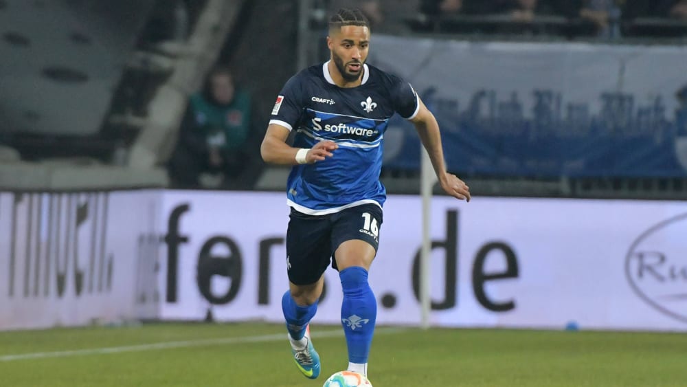 Keanan Bennetts bleibt in der 2. Bundesliga und schließt sich dem SV Wehen Wiesbaden an.