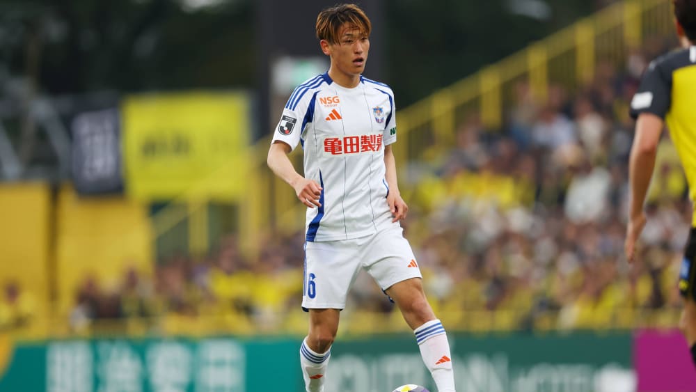 Hiroki Akiyama.