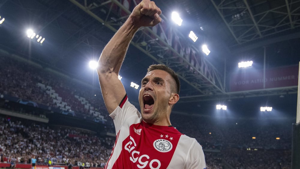 Tadic jubelt &#252;ber das 2:0 f&#252;r Ajax gegen APOEL und den Einzug in die Gruppenphase der Champions League.