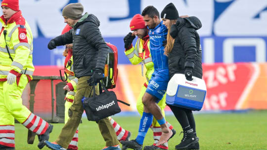 Ronivaldo humpelte mit geschwollenem Knöchel vom Platz.