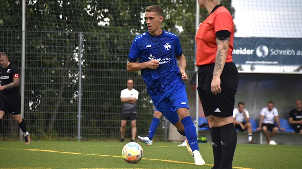 Stand am Samstag wieder in einem Fußballspiel auf dem Feld - und zwar im Trikot des Blankenburger FV: Nils Petersen.