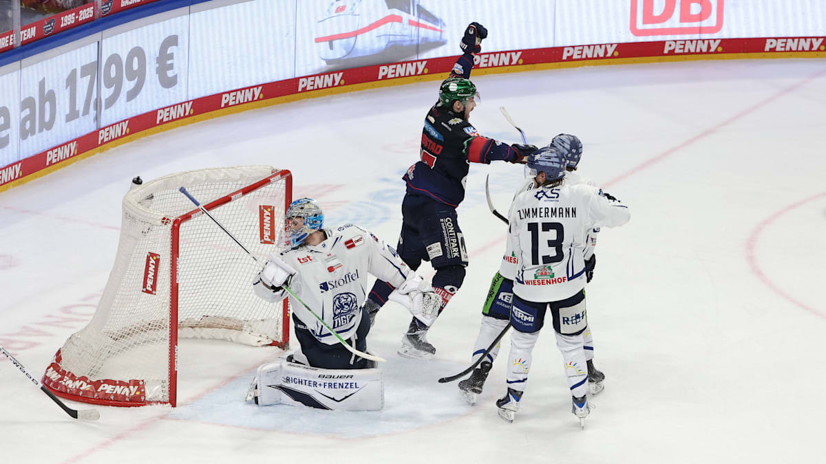 Overtime-Krimi in Berlin: Eisbären feiern gegen Straubing