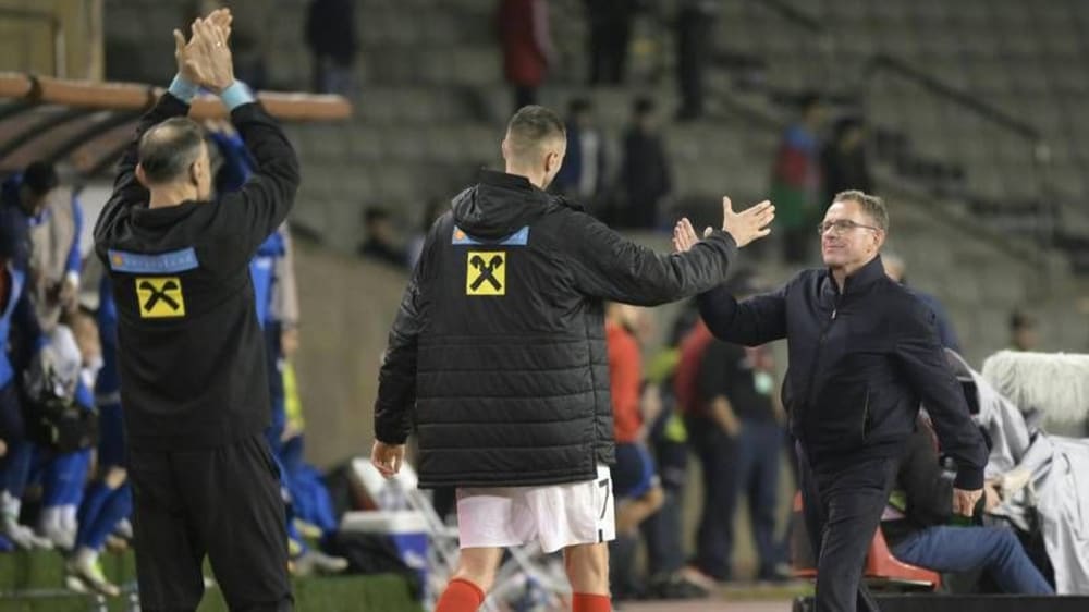 Ralf Rangnick (r.) hat mit Österreich ein Etappenziel erreicht.