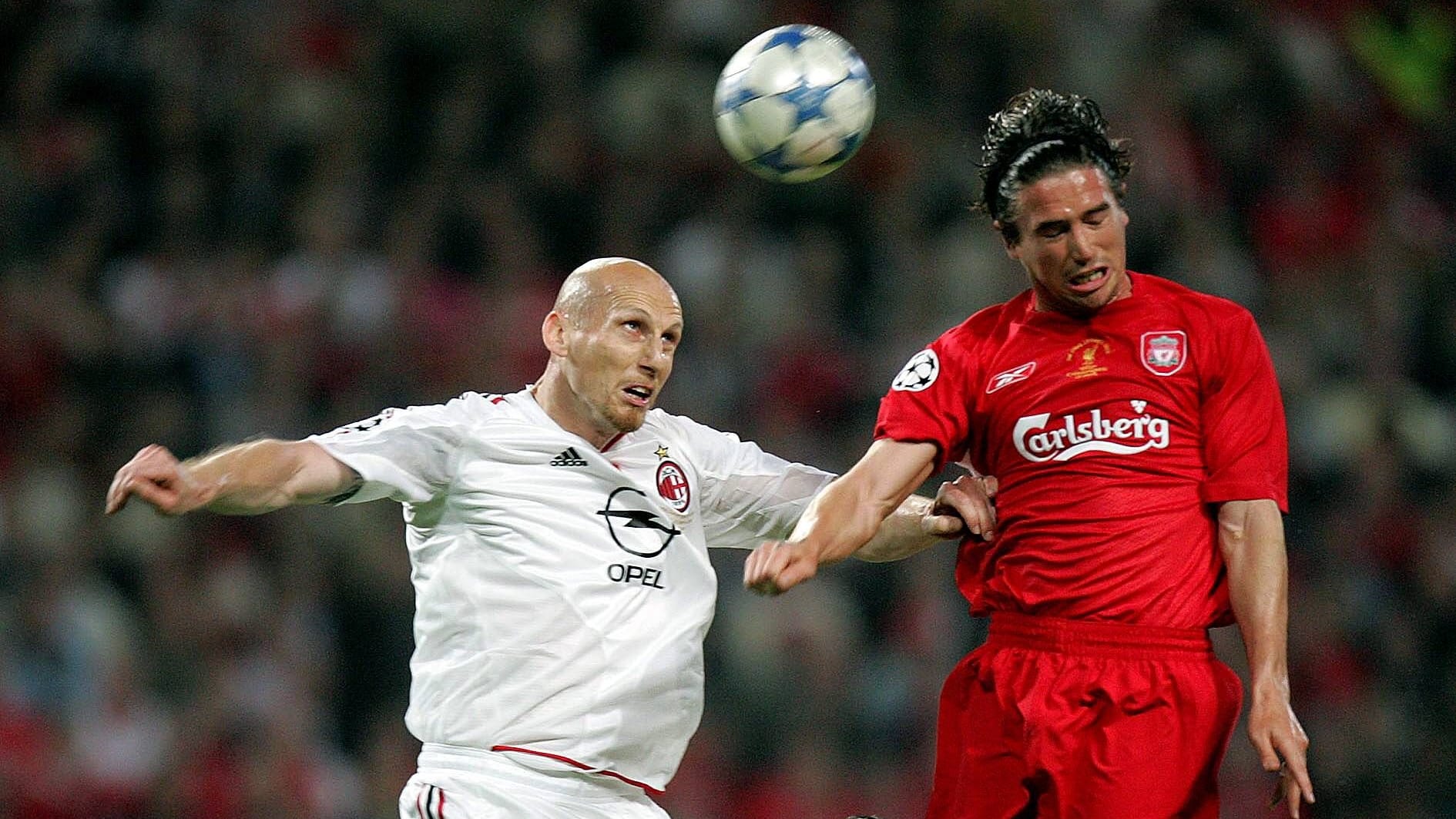 Harry Kewell (FC Liverpool) gegen Jaap Stam (AC Mailand) im Champions-League-Finale 2004/05.