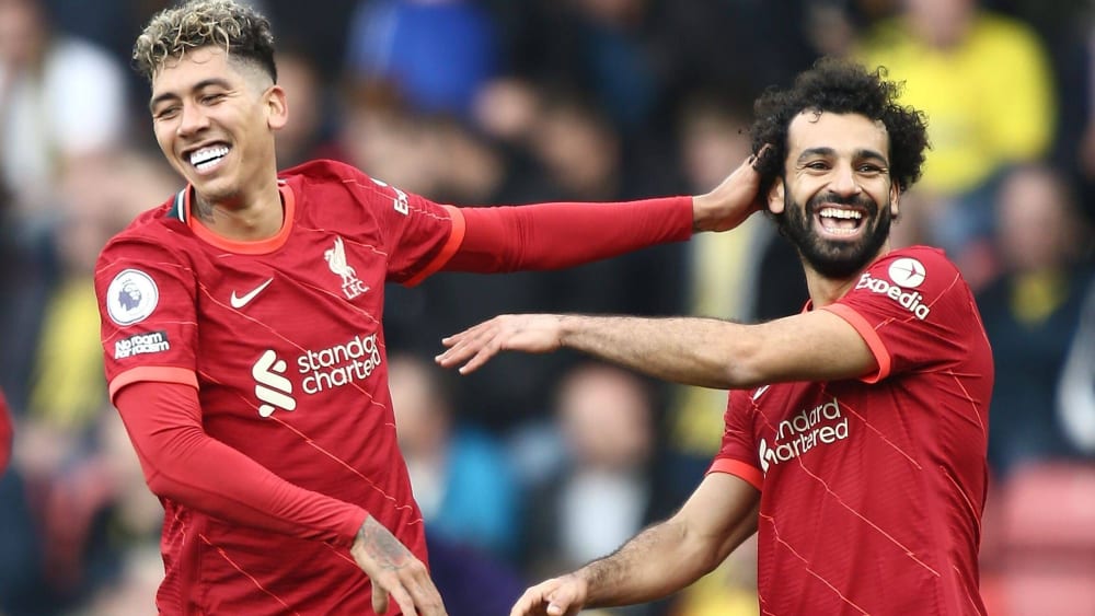 Lachende Torschützen unter sich:&nbsp;Roberto Firmino (li.) und Mohamed Salah.