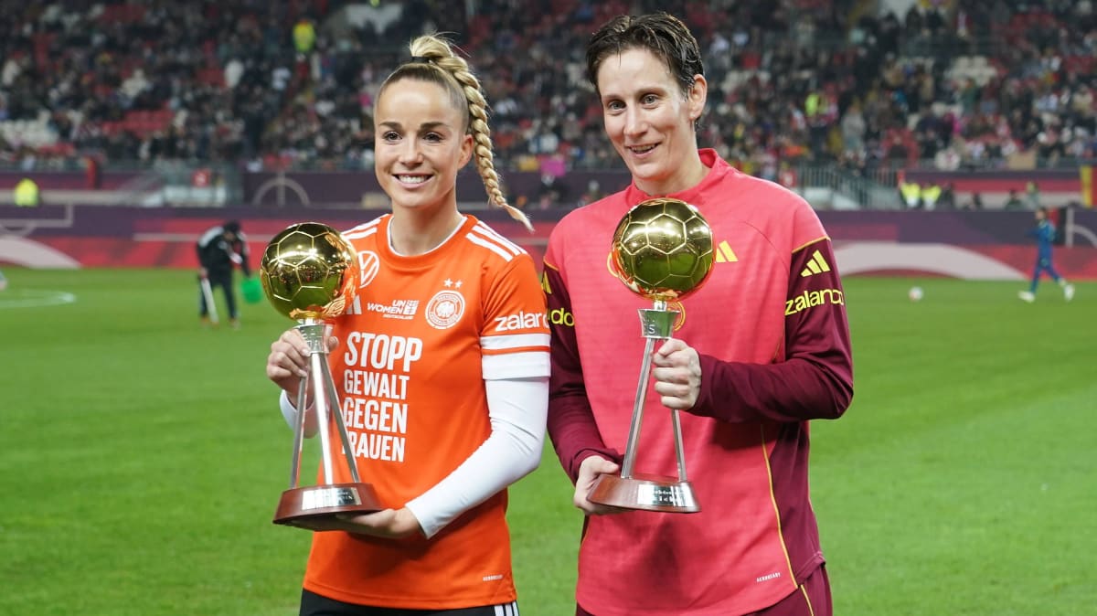 Berger-und-Gwinn-als-Fu-ballerinnen-des-Jahres-geehrt