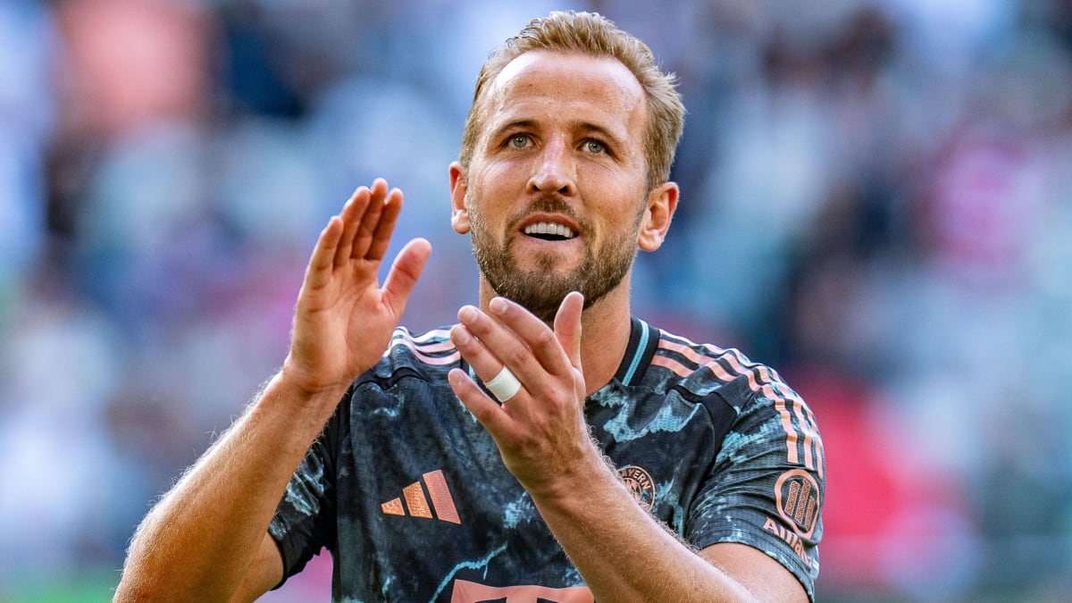 هاري كين يتسلم الحذاء الذهبي كأفضل هداف في أوروبا لموسم 2023/24