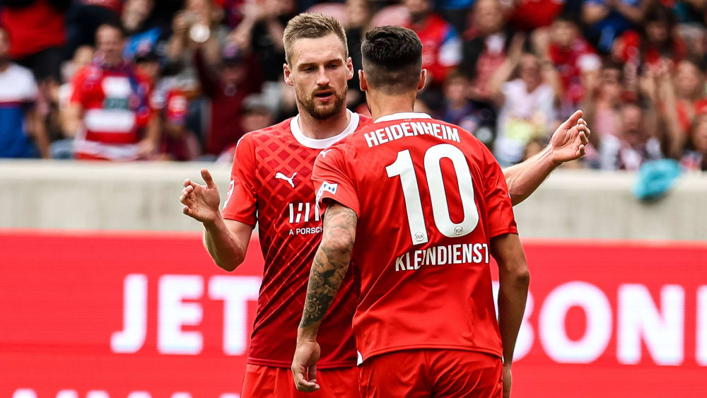 Patrick Mainka und Tim Kleindienst können zufrieden sein: Sie bleiben ungeschlagen mit dem 1 FC Heidenheim in der Vorbereitung.