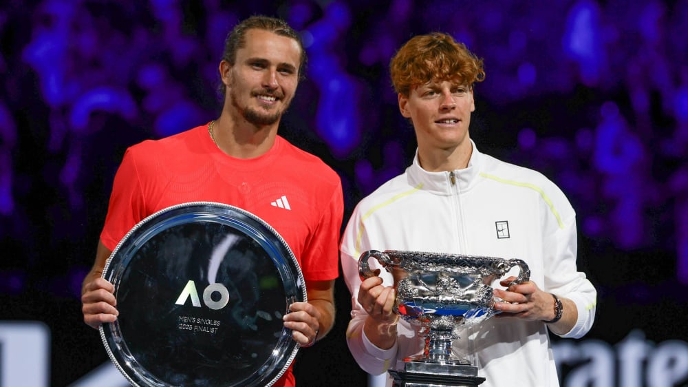Im vergangenen Jahr musste sich Alexander Zverev (l.) Jannik Sinner geschlagen geben, kann der Deutsche in diesem Jahr triumphieren?