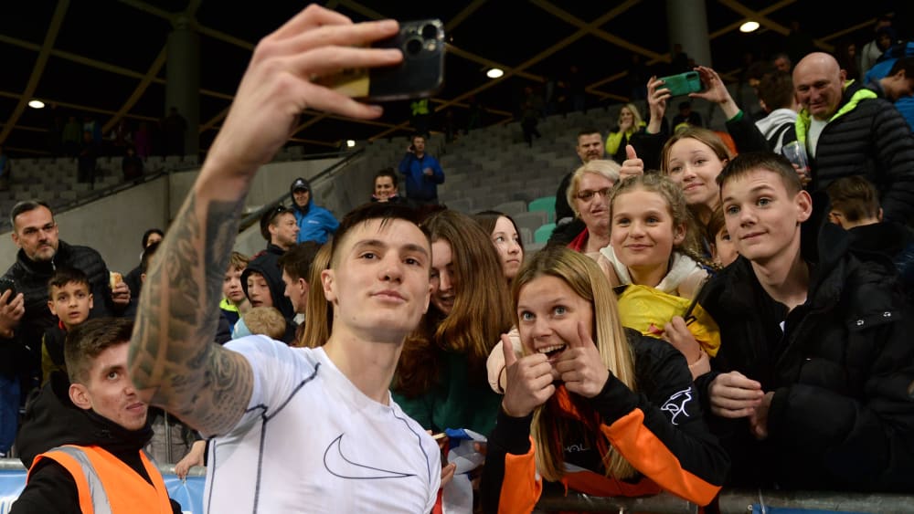 Bei den slowenischen Fans beliebt: Benjamin Sesko.