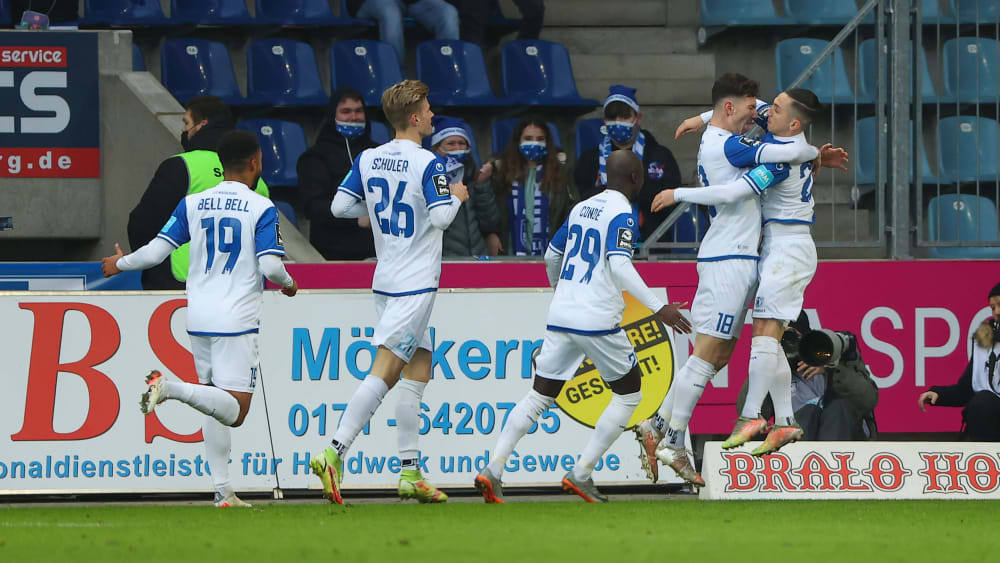 Grund zum Feiern: Magdeburg bejubelte das 1:0 von Florian Kath. 
