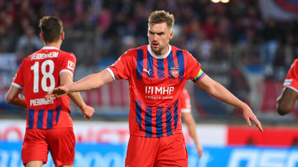 Patrick MAINKA (Heidenheim), Gestik,gibt Anweisungen, Aktion,Einzelbild,angeschnittenes Einzelmotiv,Halbfigur,halbe Figur. Fussball 1. Bundesliga Saison 2024 2025, RELEGATION, 1.FC Heidenheim - SV Elversberg 2-2 am 22.05.2025, VOITH ARENA *** Patrick MAINKA Heidenheim , gestures,gives instructions,action,single image,cropped single motif,half figure,half figure Football 1 Bundesliga season 2024 2025, RELEGATION, 1 FC Heidenheim SV Elversberg 2 2 on 22 05 2025, VOITH ARENA