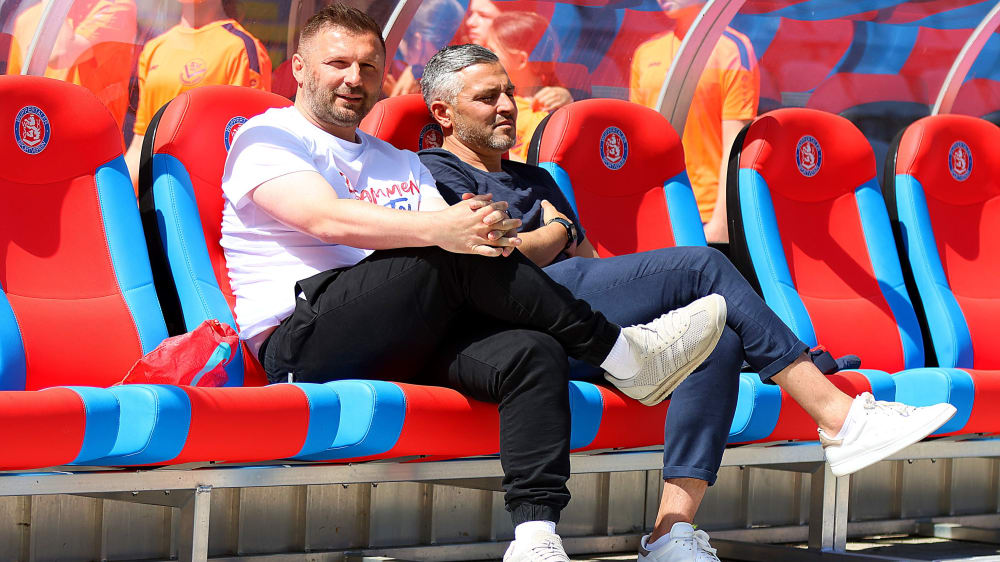 Trainer Sebastian Tyrala (links) und Sportlicher Leiter Gaetano Manno können mit der aktuellen Entwicklung des WSV zufrieden sein.