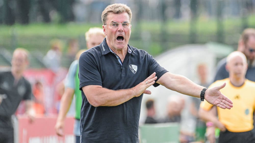 Dieter Hecking blickt dem Revierderby auf Schalke entgegen.