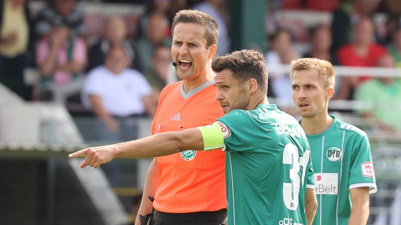 Schiedsrichter Daniel Bartnitzki, Mirko Boland (VfB Luebeck) Fussball, Herren, Saison 2023 2024, 3.Liga, VfB Luebeck gegen Erzgebirge Aue, 1-1 DFL REGULATIONS PROHIBIT ANY USE OF PHOTOGRAPHS AS IMAGE SEQUENCES AND OR QUASI-VIDEO. *** Referee Daniel Bartnitzki, Mirko Boland VfB Luebeck Football, Men, Season 2023 2024, 3 Liga, VfB Luebeck vs Erzgebirge Aue, 1 1 DFL REGULATIONS PROHIBIT ANY USE OF PHOTOGRAPHS AS IMAGE SEQUENCES AND OR QUASI VIDEO