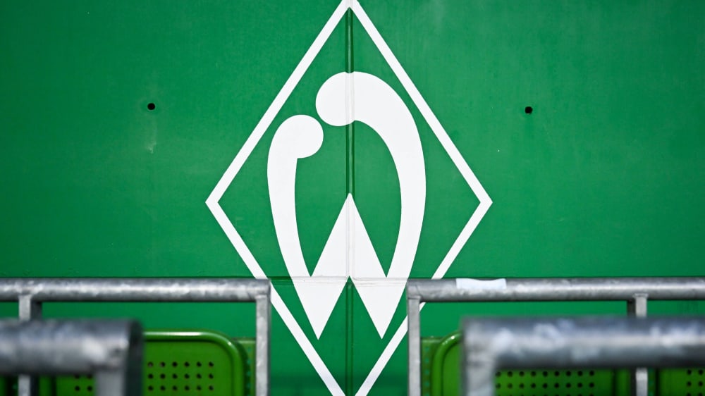 Wegen Verstößen gegen die Kapitalauflagen drohen Werder Bremen und dem 1. FC Nürnberg Strafen.