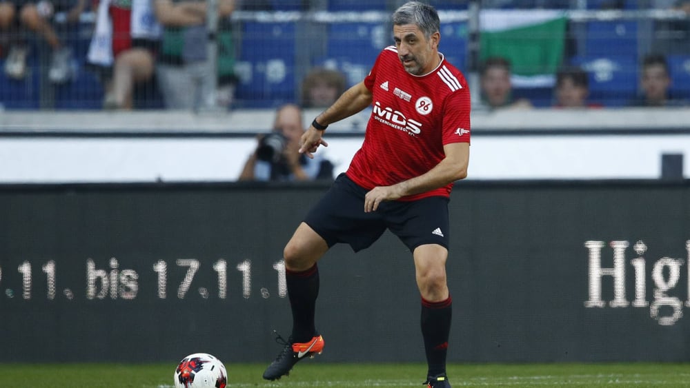 Kostas Konstantinidis, hier am Ball beim Abschiedsspiel von Per Mertesacker im Jahr 2018.
