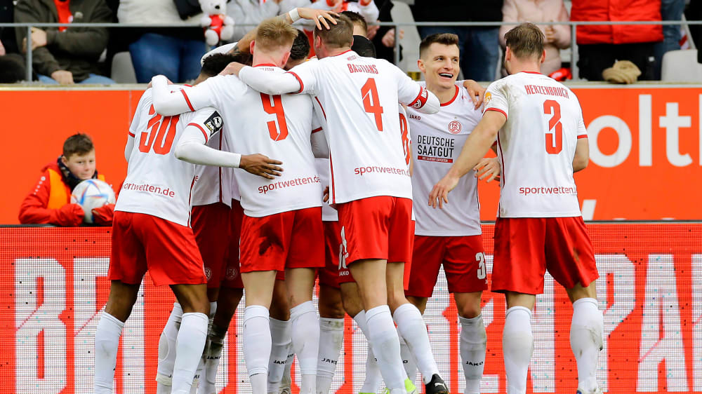 Rot-Weiss Essen setzte sich im Duell der Aufsteiger am 25. Spieltag mit 2:0 gegen die SpVgg Bayreuth durch.
