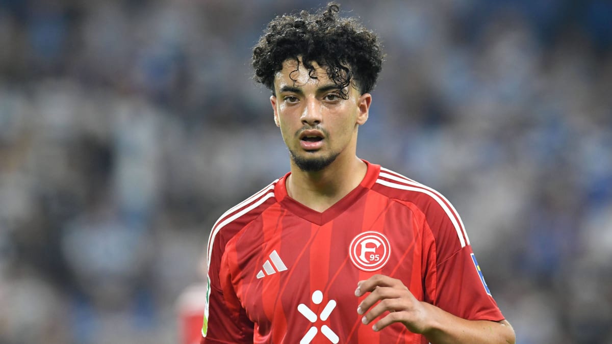 Ein-Schritt-zur-ck-zwei-nach-vorne-Anharis-Neustart-in-D-sseldorf