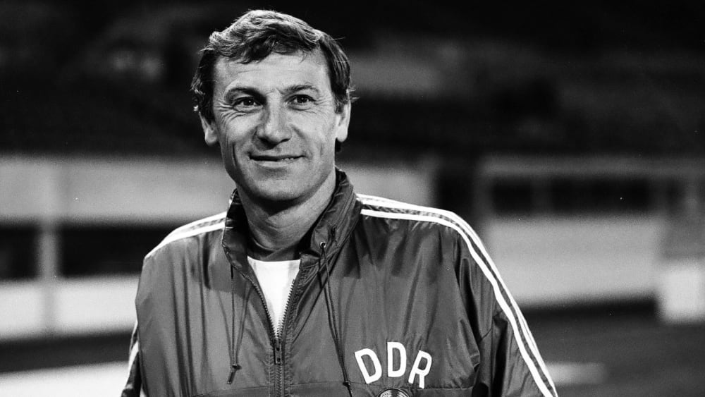 War Trainer beim 293. und letzten L&#228;nderspiel der DDR: Eduard Geyer. 