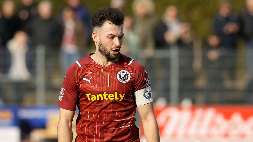 Kamer Krasniqi trägt ab der kommenden Spielzeit das blaue Trikot des VfB Oldenburg.