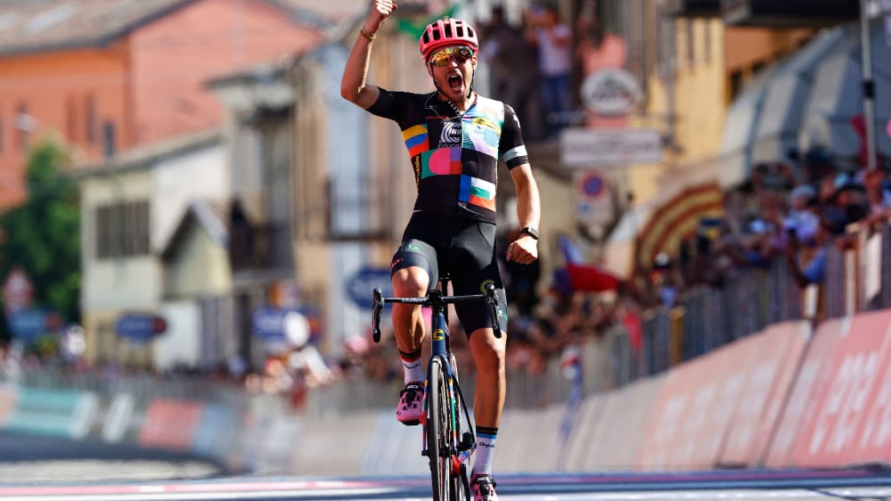 Ausreißer Bettiol gewinnt Bernal und Co. bummeln kicker