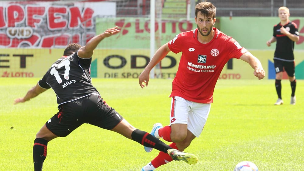 Geht zuk&#252;nftig mit der SG Sonnenhof Gro&#223;aspach in der 3. Liga auf Punktejagd: Marin Sverko (rechts)