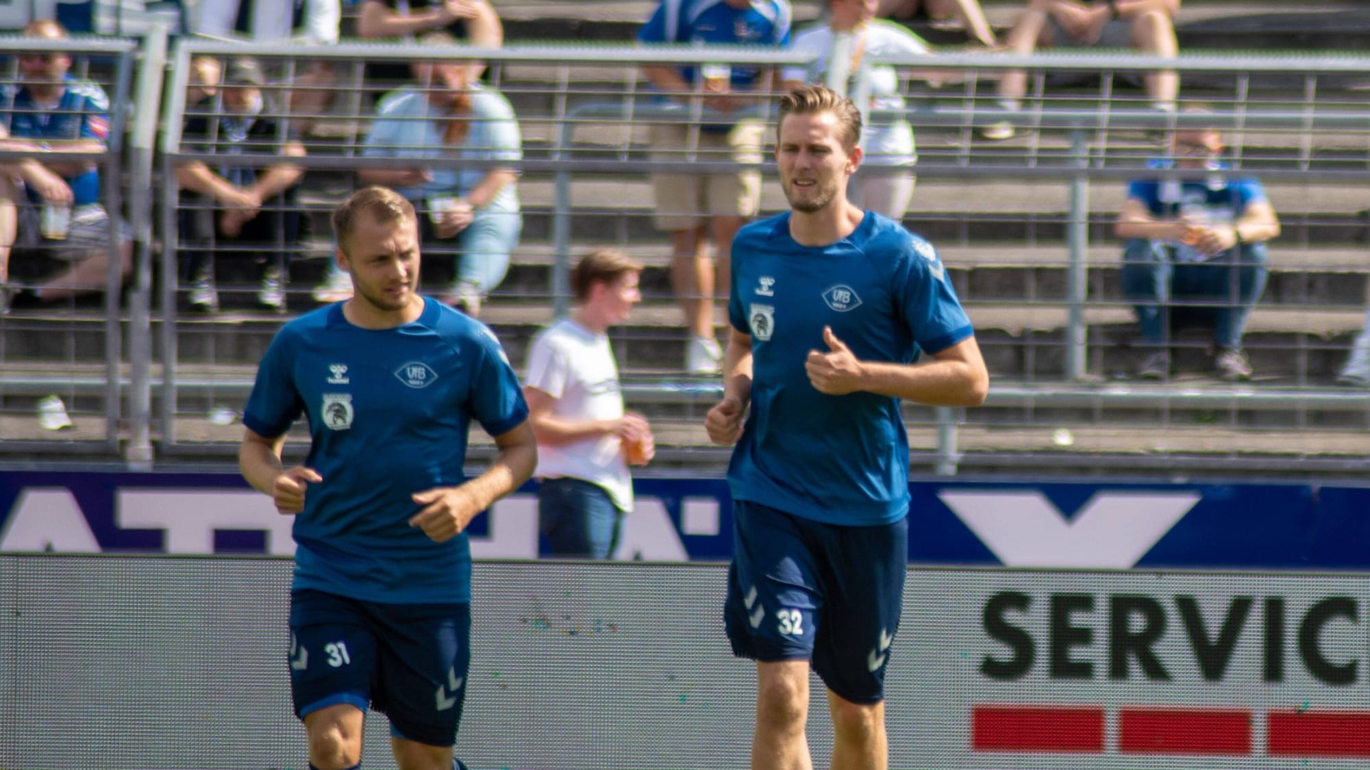 Oliver Steurer (re., VfB Oldenburg)