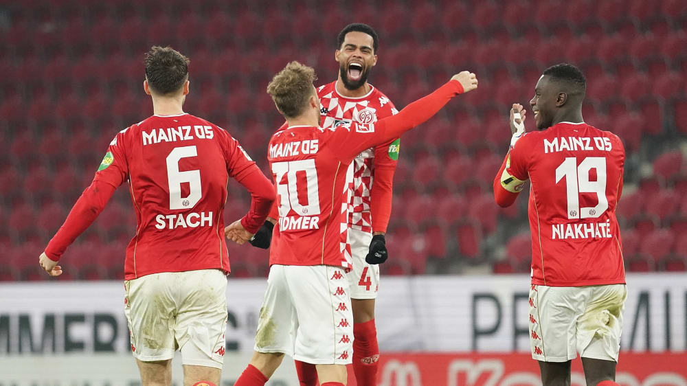 Jeremiah St. Juste (Mi.) schoss Mainz 05 bei seinem Comeback zum Sieg gegen den VfL Bochum.
